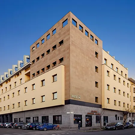 Melia 5* Milánó